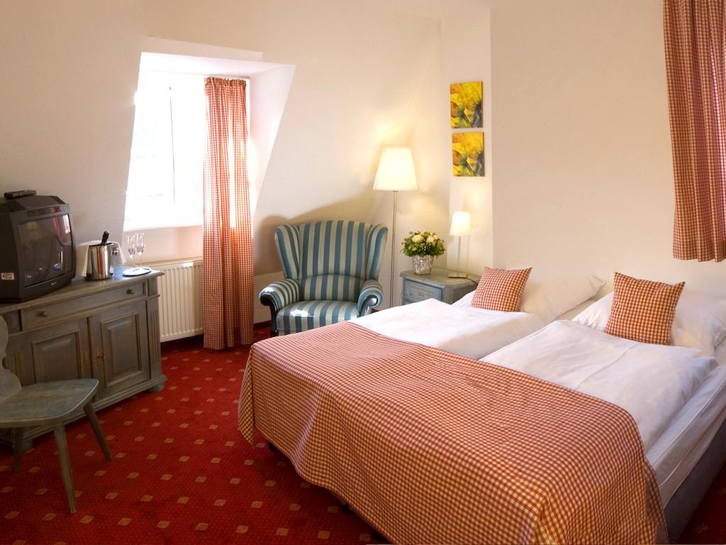 Eckental Landgasthof Und Hotel Weisser Lowe الغرفة الصورة